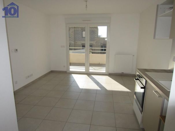 A vendre APPARTEMENT T2 38 M2 TERRASSE BORD DE MER SERIGNAN