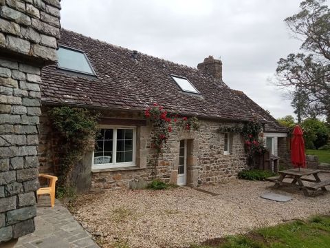 A vendre maison en pierres 3 PIECES 60 M²  proche de la mer GUIMAEC