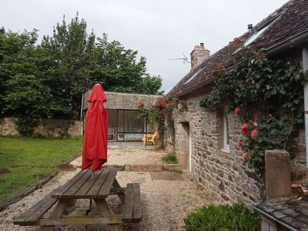 A vendre maison en pierres 3 PIECES 60 M²  proche de la mer GUIMAEC