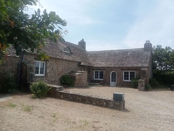 vente maison en pierres proche de la mer