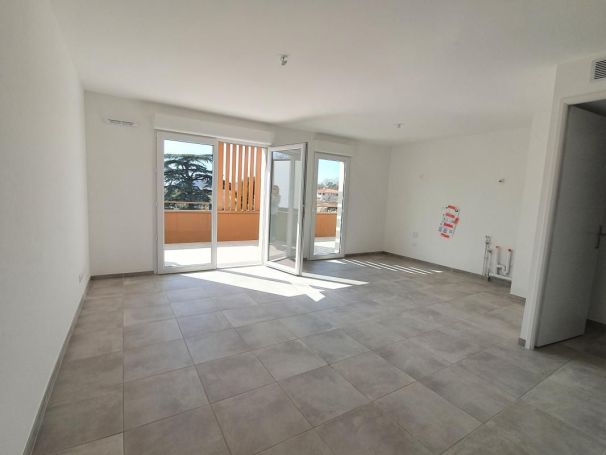 A vendre APPARTEMENT NEUF T3 63 M2 TERRASSE BORD DE MER MARSEILLE 11EME