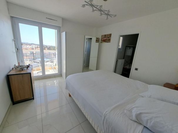 A louer APPARTEMENT DE PRESTIGE T2 48 M2 TERRASSE VUE MER SAINT RAPHAEL