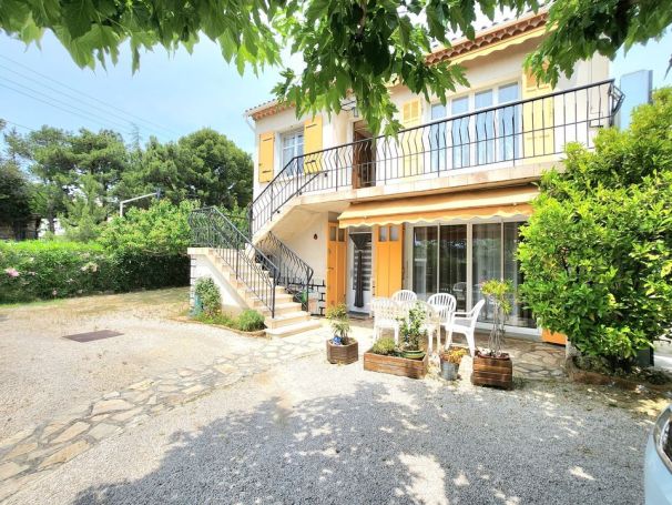 A vendre MAISON CHATEAU GOMBERT 151 MÂ² HAB / TERRAIN PLAT 600 MÂ² 13013 Marseille 13Eme