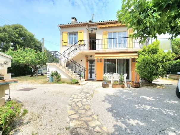 A vendre MAISON CHATEAU GOMBERT 151 MÂ² HAB / TERRAIN PLAT 600 MÂ² 13013 Marseille 13Eme