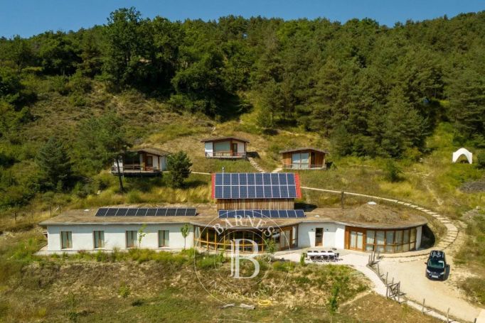 A louer PROPRIETE ECO-LODGE 519 M² ZUBIRI