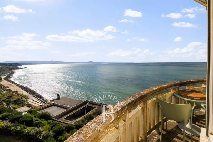 A vendre APPARTEMENT T6 149 M2 BORD DE MER BIARRITZ
