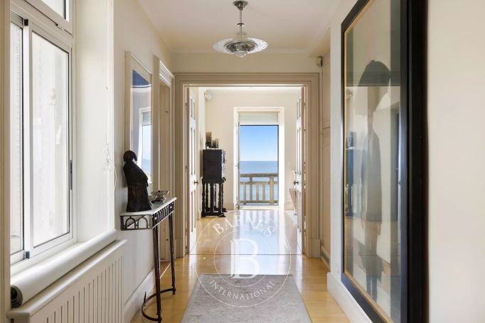 A vendre APPARTEMENT T6 149 M2 BORD DE MER BIARRITZ