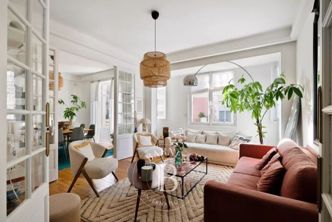 A vendre APPARTEMENT T5 112 M2 BORD DE MER BIARRITZ