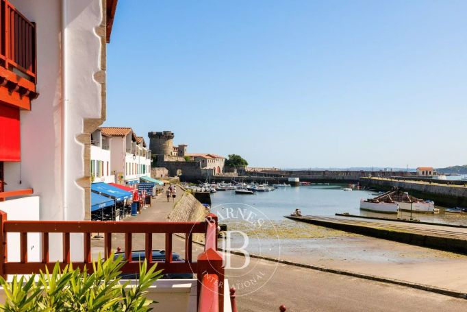 A vendre APPARTEMENT T4 106 M² CIBOURE/ SOCOA