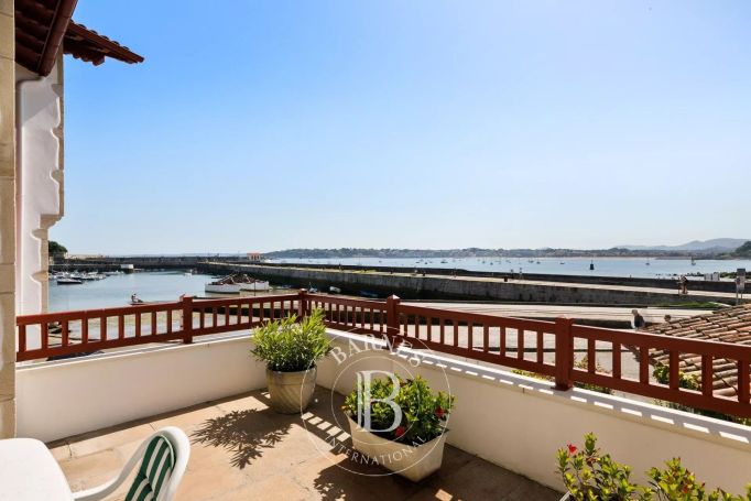 A vendre APPARTEMENT T4 106 M² CIBOURE/ SOCOA