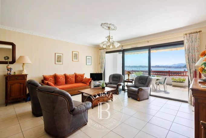 A vendre APPARTEMENT T4 106 M² CIBOURE/ SOCOA