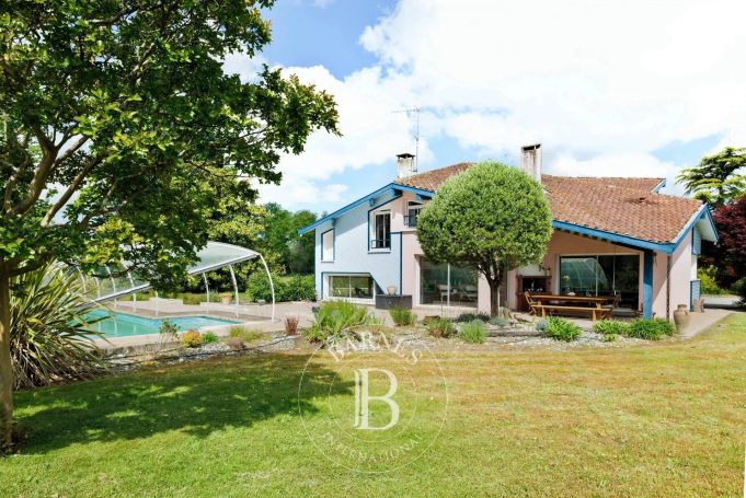 A vendre BELLE MAISON 6 PIECES 240 M² SAINT-VINCENT-DE-TYROSSE