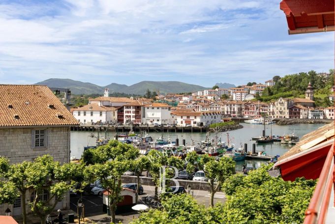 A vendre APPARTEMENT T4 DERNIER ETAGE 113 M² SAINT JEAN DE LUZ