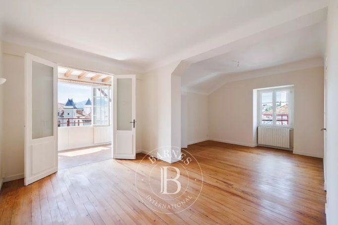 A vendre APPARTEMENT T4 DERNIER ETAGE 113 M² SAINT JEAN DE LUZ