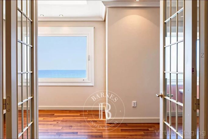 A vendre  APPARTEMENT 110 M² FACE A LA PLAGE DE ZURRIOLA