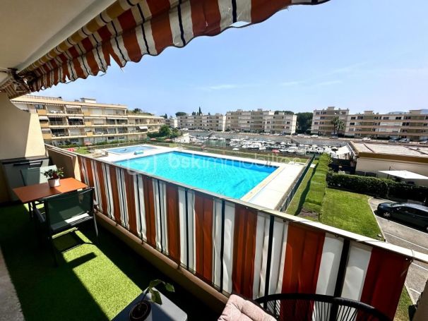 A louer STUDIO  28 M2 TERRASSE BORD DE MER MANDELIEU LA NAPOULE