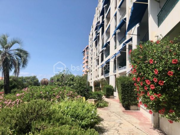 A louer APPARTEMENT T3 110 M2 TERRASSE VUE MER AJACCIO