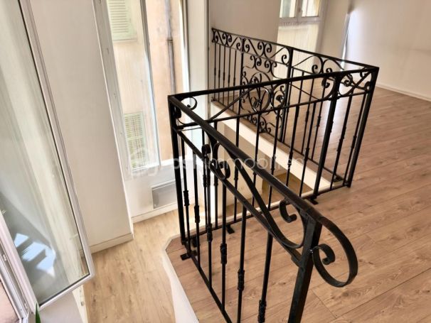 A louer STUDIO DUPLEX  41 M2 PLAGE à PIED NICE