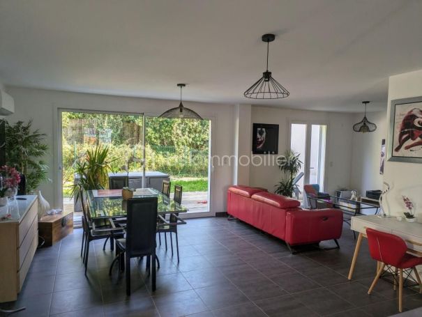 A louer MAISON  CONTEMPORAINE  GIGNAC