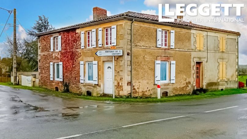 A vendre Belle maison en pierre offrant de grands volumes 7 PIECES Mouilleron Saint Germain