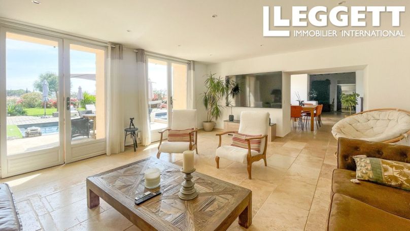 A louer APPARTEMENT T6 284 M2 TERRASSE  MONTAUROUX