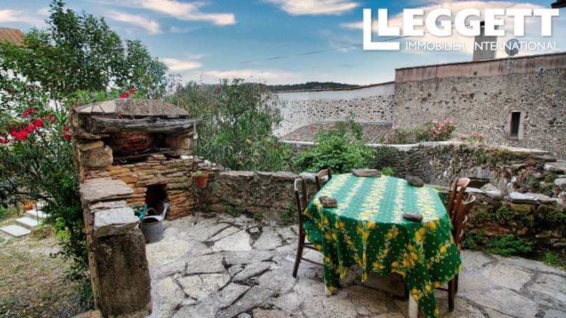 A vendre Charmante maison de caractÃ¨re, 4 chambres, avec jardin dans un joli village proche de Clermont l'Herault