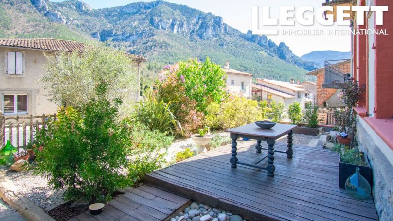 A louer APPARTEMENT  379 M2  AXAT