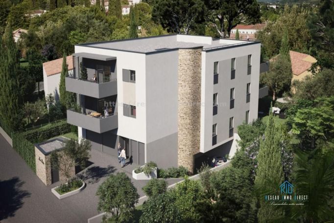 A louer APPARTEMENT DE PRESTIGE T3 70 M2 TERRASSE BORD DE MER FREJUS