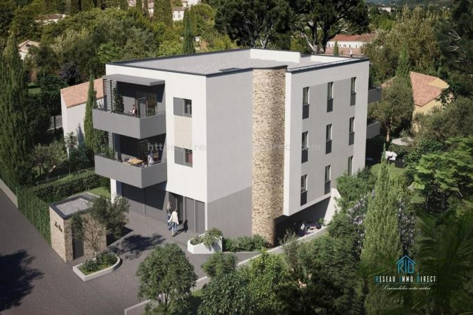 A louer APPARTEMENT DE PRESTIGE T3 81 M2 TERRASSE BORD DE MER FREJUS