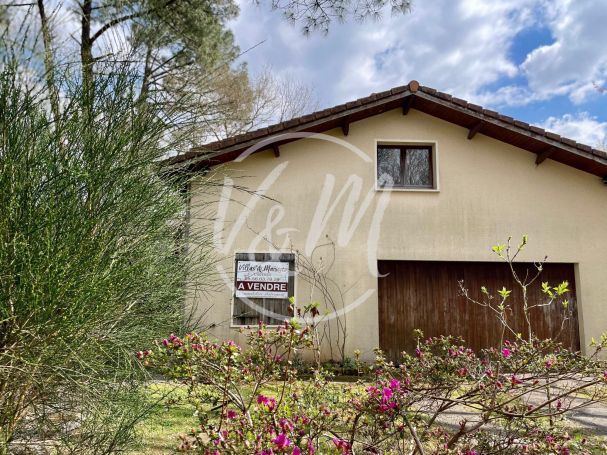A vendre MAISON  DE MAîTRE BORD DE MER LANTON