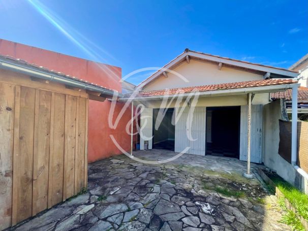 A vendre MAISON  5 PIECES 78 M2 BORD DE MER LANTON