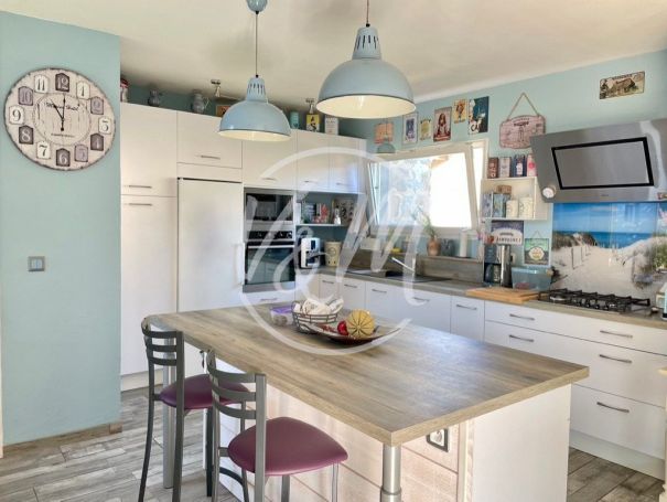 A vendre MAISON  DE MAîTRE BORD DE MER LE PORGE