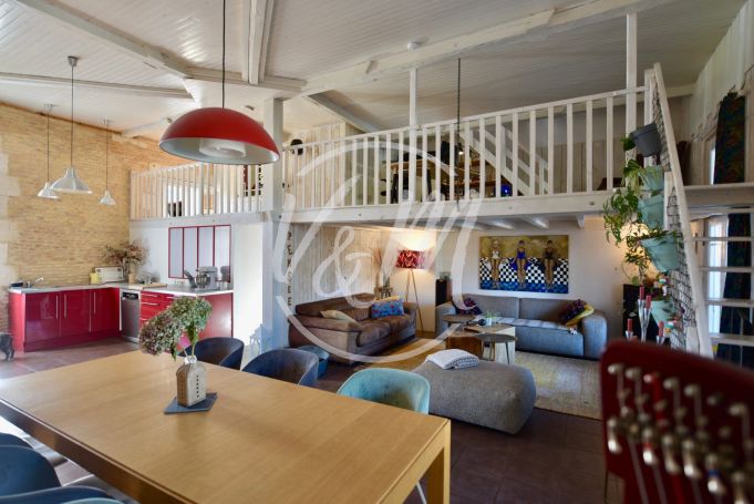 A vendre MAISON  8 PIECES 145 M2 BORD DE MER LEGE CAP FERRET