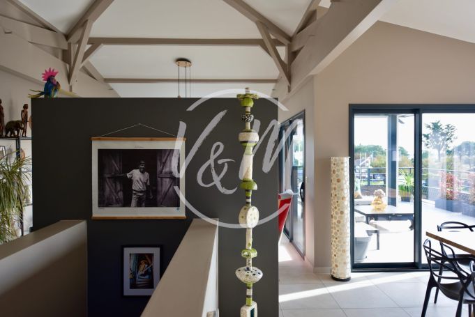 A vendre MAISON  D'ARCHITECTE BORD DE MER LANTON