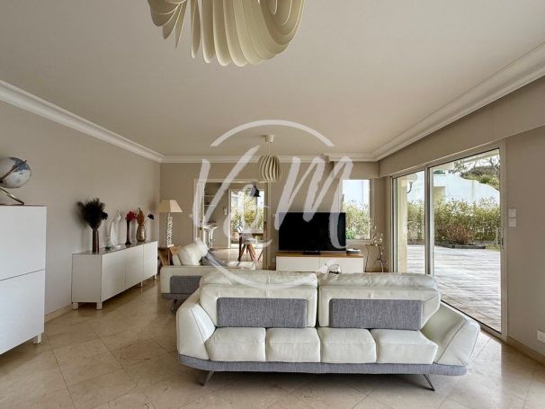 A vendre MAISON  6 PIECES 190 M2 BORD DE MER LANTON