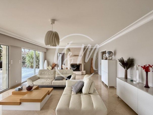 A vendre MAISON  6 PIECES 190 M2 BORD DE MER LANTON