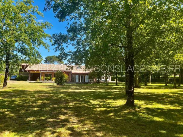 A vendre MAISON  DE MAîTRE BORD DE MER LE PORGE