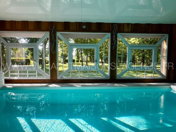 A vendre MAISON  DE MAîTRE BORD DE MER LE PORGE