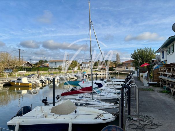 A vendre MAISON  DE MAîTRE BORD DE MER LANTON