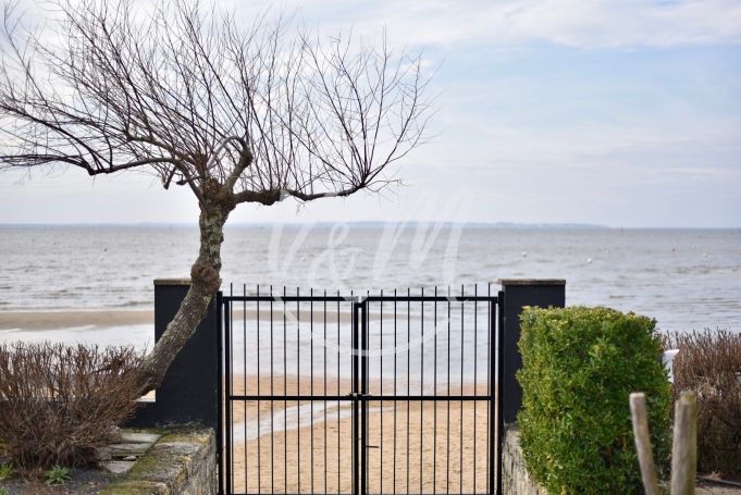 A vendre MAISON  8 PIECES 180 M2 BORD DE MER ANDERNOS LES BAINS