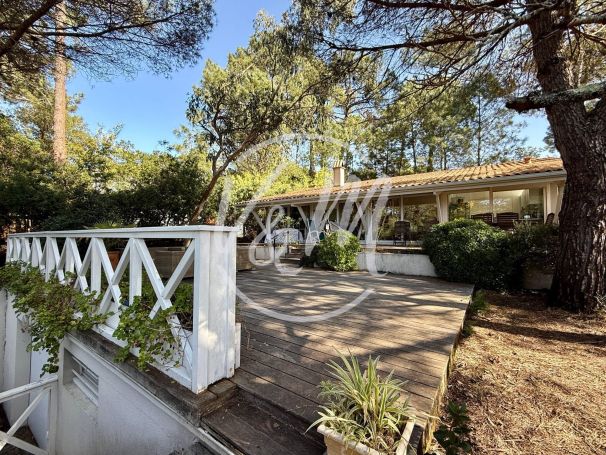 A vendre MAISON  5 PIECES 104 M2 BORD DE MER LEGE CAP FERRET