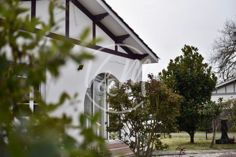 A vendre MAISON  6 PIECES 125 M2 BORD DE MER LANTON