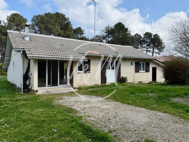 A vendre MAISON  5 PIECES 102 M2 BORD DE MER LE PORGE