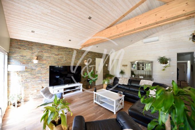 A vendre MAISON  5 PIECES 148 M2 BORD DE MER LANTON