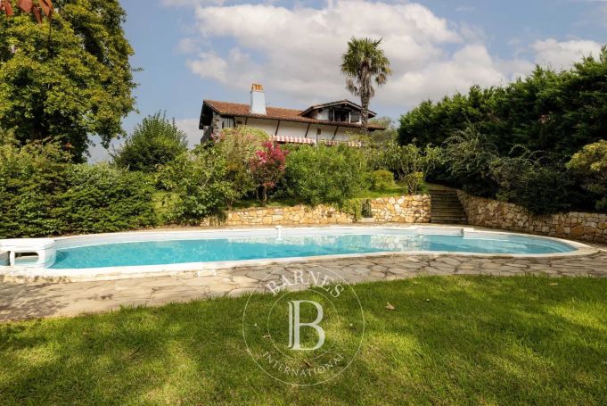 A vendre  MAISON 150 M² SUR TERRAIN DE 2 100 M² AVEC PISCINE  AHETZE