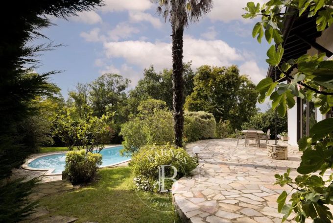 A vendre  MAISON 150 M² SUR TERRAIN DE 2 100 M² AVEC PISCINE  AHETZE