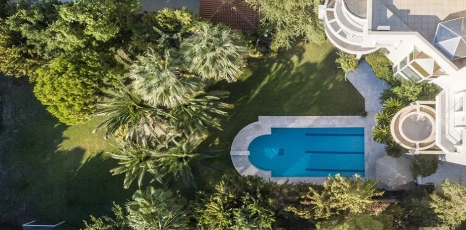 A vendre Merveilleuse Villa 8 PIECES VUE MER  Voula