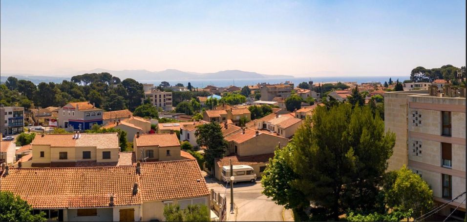 A vendre APPARTEMENT T4 107 M2 TERRASSE VUE MER LA CIOTAT