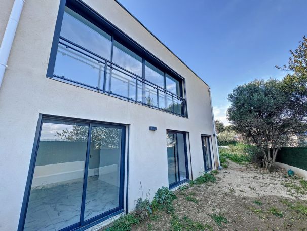 A vendre VILLA CONTEMPORAINE 4 PIECES VUE MER PANORAMIQUE  La Ciotat