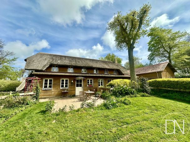 A vendre Ensemble immobilier de caractEre 10 PIECES Etretat